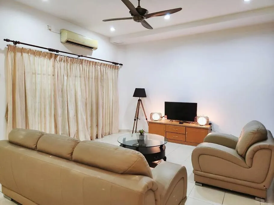 10Min To Ipoh Town Gunung Lang 4Br4Bath 14 Pax Villa
