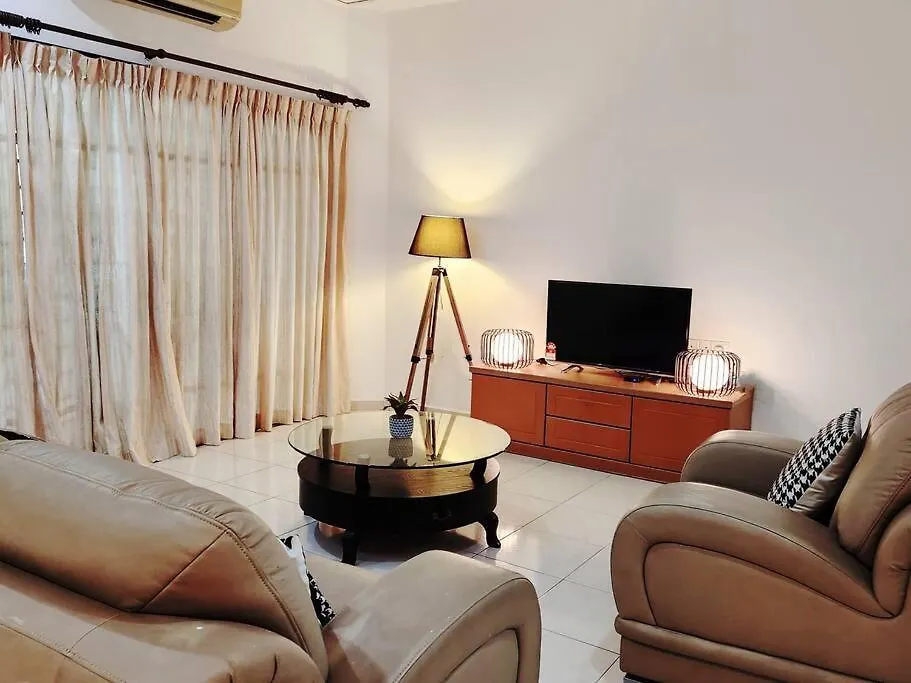 10Min To Ipoh Town Gunung Lang 4Br4Bath 14 Pax Villa