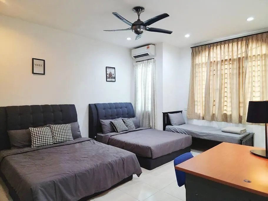 Holiday home 10Min To Ipoh Town Gunung Lang 4Br4Bath 14 Pax Villa